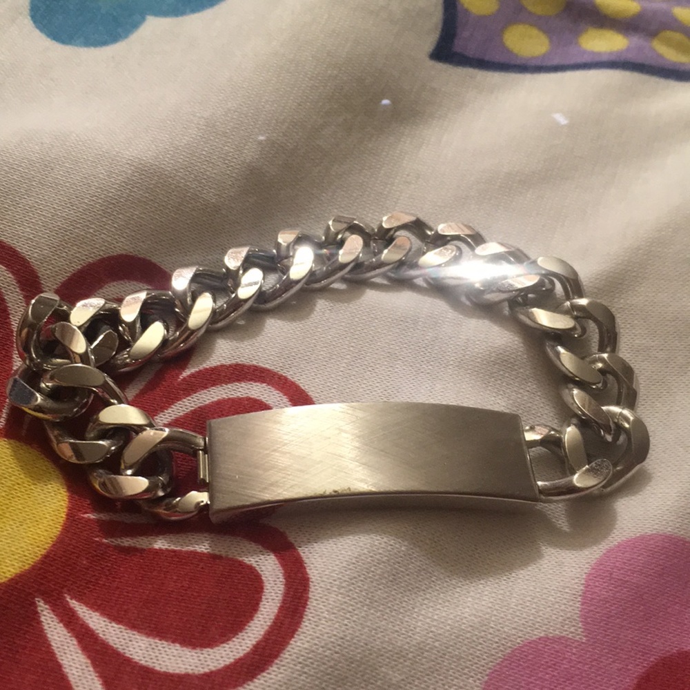Engravable bracelet